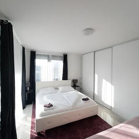 Navrchu Apartment